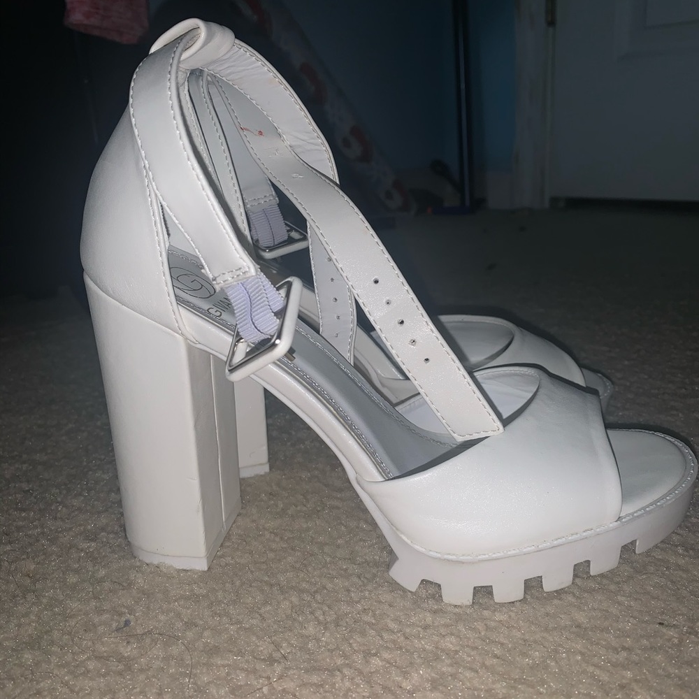 super cute white chunky heels!! open toed